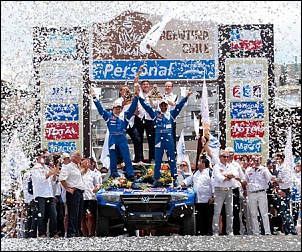 Hilux flex 2012-rallye_4x4_dakar_2011_podium_autos.jpg